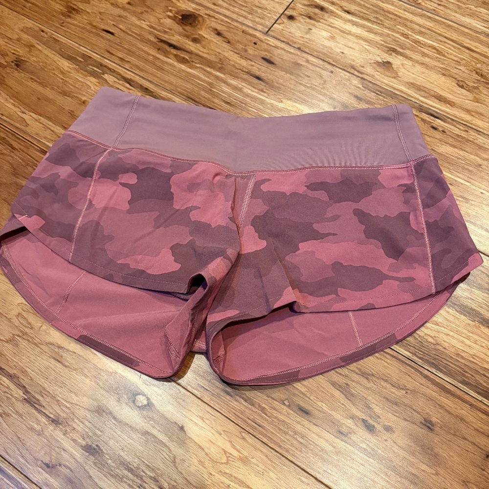 lululemon speed up shorts size 4 reddish pink camo pattern like new never worn - Picture 1 of 7